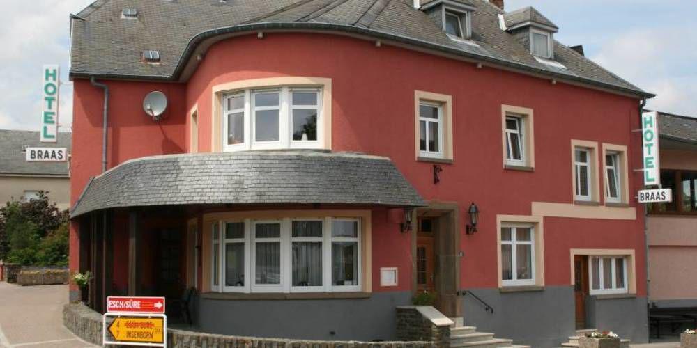 Hotel Restaurant Braas Esch-sur-Sure Bagian luar foto
